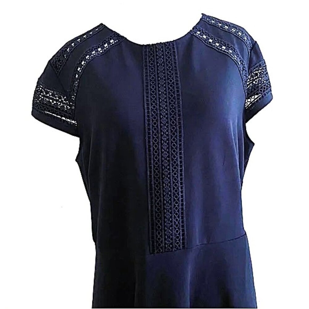 H&M black fit and flare with embroidered details - Picture 4 of 8